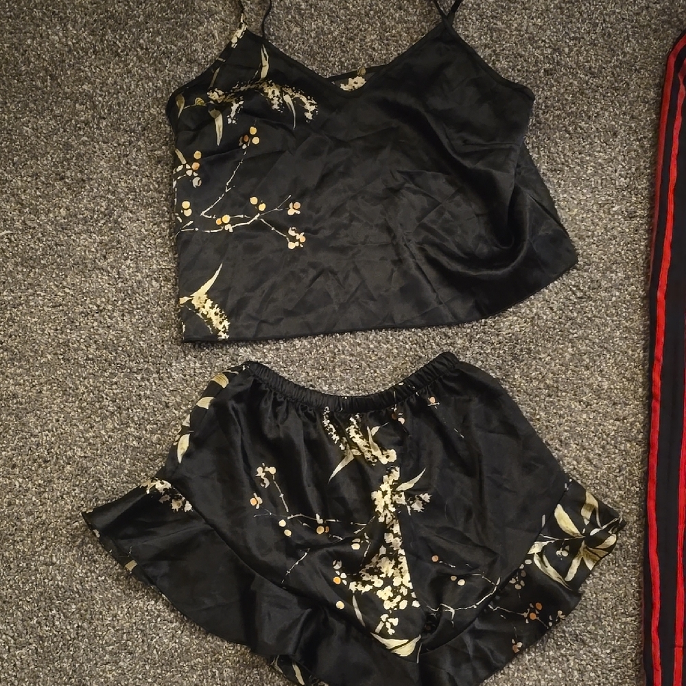 Silky shorts sleep set